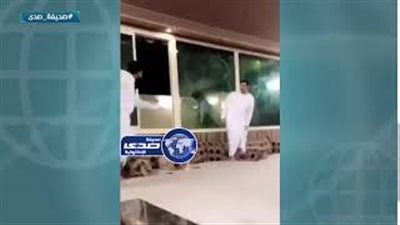خليجي ينفذ مقلبا مرعبا بضيفة (فيديو)