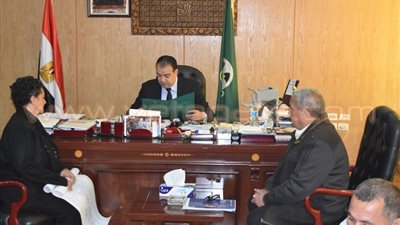 بالصور.. محافظ الفيوم يعد الصيادين بحل مشاكلهم