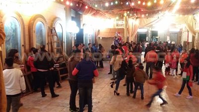 بالفيديو والصور.. توافد العشرات لكنيسة ماري جرجس الجيوشي للاحتفال برأس السنة