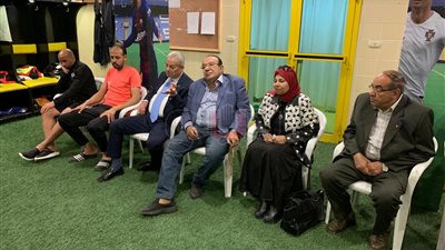 محسن صلاح وعادل فتحي يحفزان لاعبي المقاولون قبل مواجهة الحدود