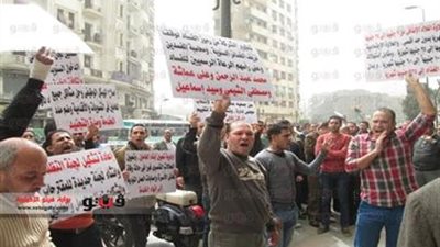 العاملون بالإصلاح الزراعي يهددون بقطع الطريق أمام وزارة الزراعة