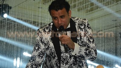 بالصور.. «محمود الليثي ويسرا» يشعلان حفل الكريسماس بسيتي ستارز