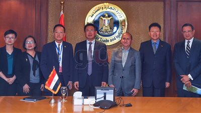 وزير الصناعة: شركة صينية تعتزم إنشاء منطقة لإنتاج المنسوجات والإلكترونيات