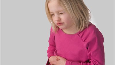 3 خطوات تحمى بها طفلك من الإصابة بالإمساك