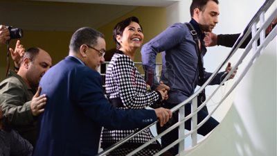 15 صورة ترصد جلسة التحقيق مع شيرين بتهمة الإساءة لمصر