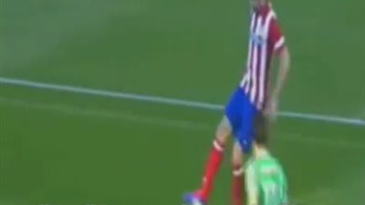 بالفيديو.. «كوستا» يتقدم بالهدف الثاني لأتليتكو مدريد في مرمى بيتس