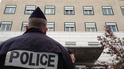 نجاة عسكري فرنسي من الاغتيال أثناء تواجده أمام أحد المساجد