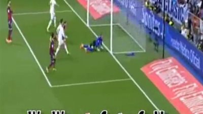 بالفيديو.. «بنزيمة» يحرز الهدف الأول لريـال مدريد في مرمى برشلونة