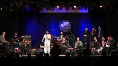 حفل أسرار الجمال وفوزى عبده على مسرح الساقية (صور)