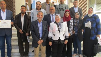 التنمية المحلية تحتفل بتخرج 108 متدربين بمركز سقارة (صور)