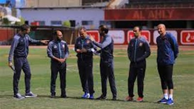 لاسارتي يجتمع مع جهازه المعاون في مران الأهلي