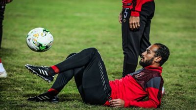 وليد سليمان وإكرامي يشاركان في مران الأهلي الجماعي