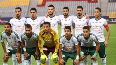 المصري يتأخر في النزول للملعب في مباراة الزمالك اعتراضًا على إذاعة اللقاء