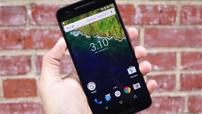 «جوجل وهواوي» يدفعان تعويضات لمستخدمي «Nexus 6P» بسبب البطارية