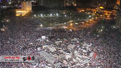 متظاهرو ميدان التحرير يتهمون الإخوان بتدبير موقعة 