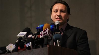 هادي خشبة يظهر في رابعة العدوية لتأييد المعزول