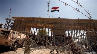 مجهولون يشنون هجومًا مسلحًا على عدد من المواقع الأمنية برفح