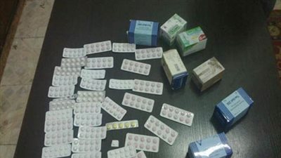 ضبط 1170 قرصًا من مخدر الترامادول مع راكب مصرى بمطار القاهرة
