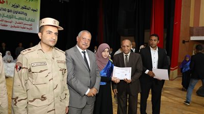 زفاف جماعي لـ 35 عريسا وعروسة في سوهاج (صور)