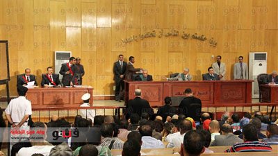 بالصور..بدء رابع جلسات إعادة محاكمة 