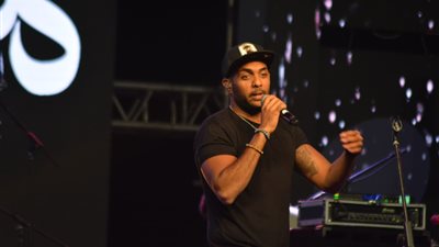 «شارموفرز» تتألق في حفلها بالجامعة الأمريكية (صور)