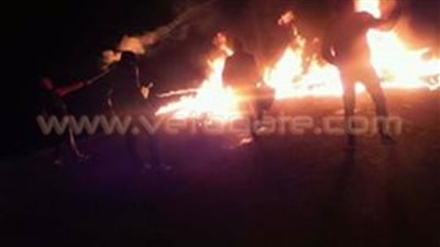 بالصور..أنصار الجماعة الإرهابية يقطعون طريق «حوش عيسى- دمنهور»