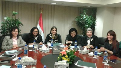 وزيرة التعاون الدولي تلتقي عددًا من النائبات لبحث مشكلات المواطنين
