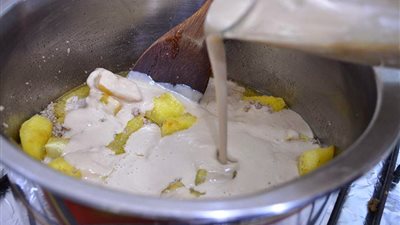 شوربة العدس بـ«تمرهندي والشعيرية» من المطبخ الخليجي