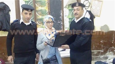 إعادة حقيبة فقدتها طالبة جامعية في محطة حلوان