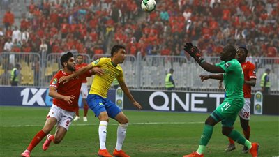 75 دقيقة.. الأهلي يتقدم على صن داونز بهدف أزارو