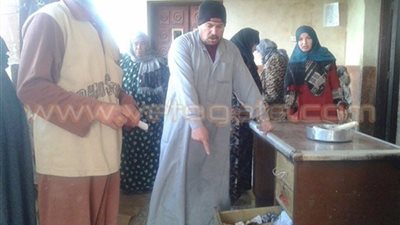 بالفيديو.. «الجن» يسكن بيوت الشرقية.. حريق مجهول بـ7 منازل.. الأهالي :أرسلنا أطفالنا إلى أقاربنا خوفا عليهم.. يستعينون بـ«علاء حسانين» لإنقاذهم.. ومواطن: لمست النار ولم تصبني بضرر 