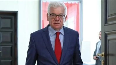 وزير خارجية بولندا يصل مطار القاهرة