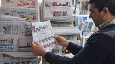 25 % من الشباب يفضلون قراءة الصحف عام 1972