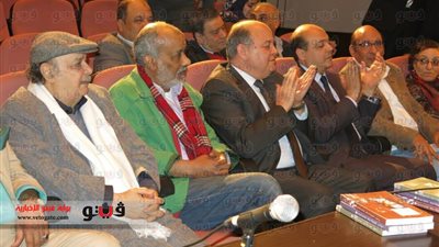 بالصور.. حفل توقيع كتاب العصفوري