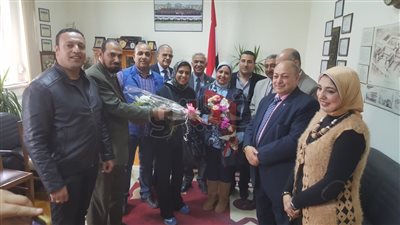 «بوكيه ورد» ينهي أزمة مدرستي egc وزهرة الإقبال بالإسكندرية (صور)