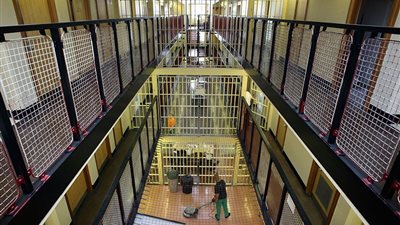 بعد احتجاز مؤسس ويكيليكس في سجن بيلمارش.. 6 معلومات عن 