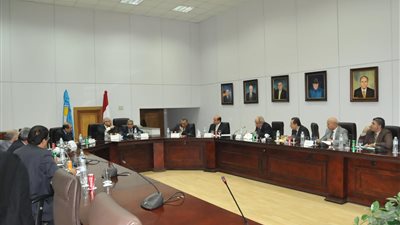 وزير الآثار يجتمع بـ«زعزوع والدالي» لاستئناف تطوير منطقة الأهرامات