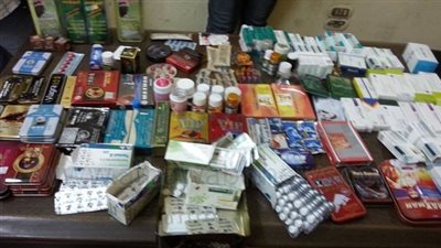 ضبط كمية من أدوية تثبيت الحمل قبل تهريبها بمطار القاهرة