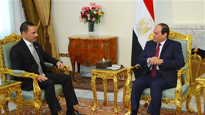 السيسي يستعرض الفرص الاستثمارية مع رئيس مجلس الأمة الكويتي