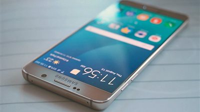 عيوب بـ«جالاكسي نوت 5» تدفع «سامسونج» لتحديثه