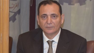 الزيني: مصانع الحديد وقفت إنتاجها لفرضها الرسوم الوقائية على البليت