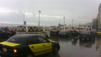 بالصور.. استمرار هطول الأمطار على الإسكندرية