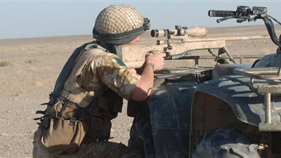 بالصور.. قناص بريطاني يقتل 3 من «داعش» على بعد 1000 متر