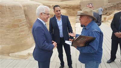 زاهي حواس يكشف أسرار أبو الهول لوزير خارجية بولندا