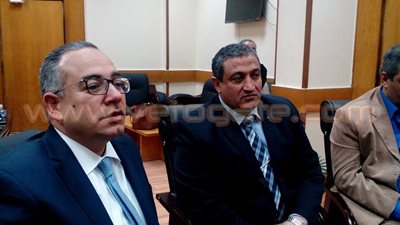 بالصور.. نائب محافظ القاهرة يناقش مشاكل الباعة الجائلين