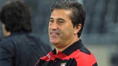 بيسيرو يستبعد الشيخ وهاني من قائمة الأهلي أمام الإنتاج