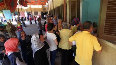 بوابات كليات القمة «مخرومة».. الطلاب العائدون من دول الصراع العربي يتحايلون باسم القانون.. شهادات سورية ويمنية وعراقية وليبية مضروبة «تأشيرة» مجانية للجامعات المصرية.. و80% للالتحا