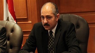 ثورة الموظفين تجبر العامري على التوجه للمركز الأوليمبي بالمعادي