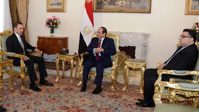 تفاصيل 3 لقاءات للسيسي اليوم.. يبحث مع «إسماعيل» الموقف التنفيذي للمشروعات القومية.. نتائج اجتماع وحدة الصين.. يناقش قضايا الأمة مع أمين «التعاون الإسلامي».. ويطالب بتقوية وحدة الص