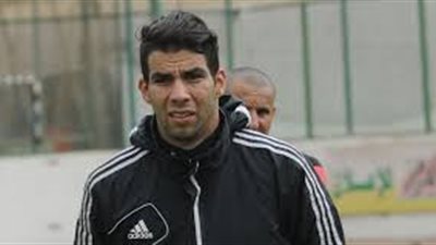 «إكرامي» يهدئ لاعبي الإنتاج داخل غرف خلع الملابس